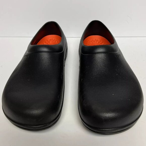 Crocs Men\'s On The Clock Clogs Black, Size 11 M main image 5